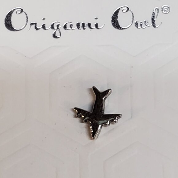 Origami Owl - Brand New Airplane Charm - Picture 2 of 2